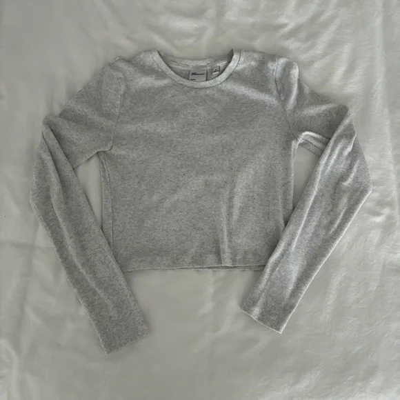 Aritzia TNA Long Sleeve - Picture 1 of 2